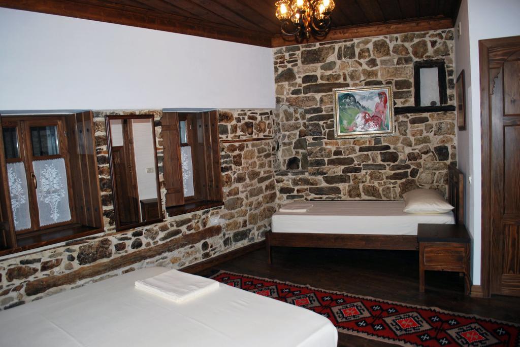 Hotel Osumi Berat Exterior photo